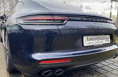 Купе Porsche Panamera 2019 в 