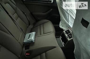 Купе Porsche Panamera 2019 в 