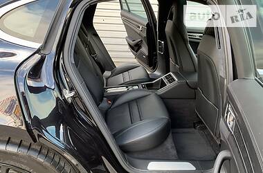 Седан Porsche Panamera 2017 в 