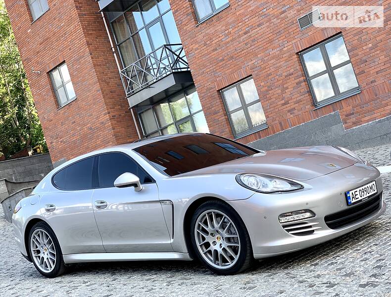 Хетчбек Porsche Panamera 2012 в Києві