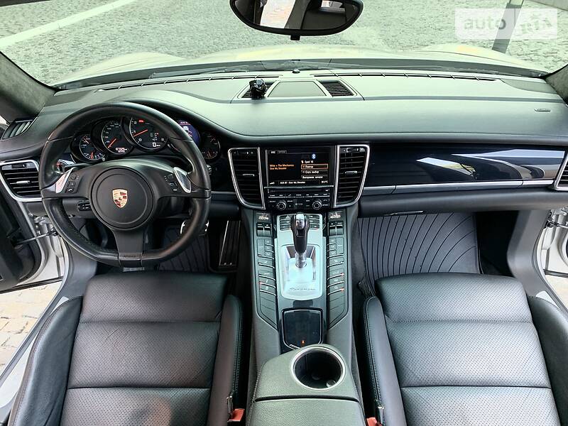 Хетчбек Porsche Panamera 2012 в Києві