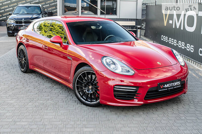 Седан Porsche Panamera 2014 в Киеве