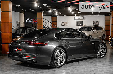 Лифтбек Porsche Panamera 2017 в Одессе