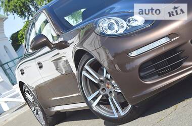Хетчбек Porsche Panamera 2013 в 