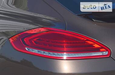 Хетчбек Porsche Panamera 2013 в 