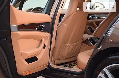 Хетчбек Porsche Panamera 2013 в 