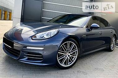 Седан Porsche Panamera 2014 в Харькове