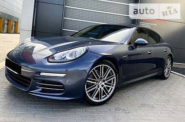 Седан Porsche Panamera 2014 в Харькове