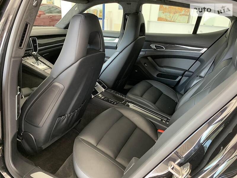 Седан Porsche Panamera 2013 в Одесі