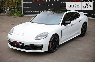 Ліфтбек Porsche Panamera 2016 в 
