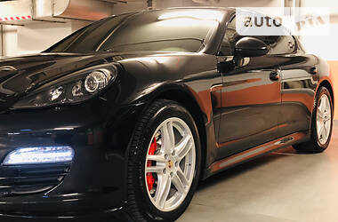 Лифтбек Porsche Panamera 2012 в Днепре