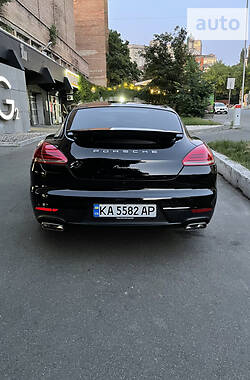 Лифтбек Porsche Panamera 2013 в Киеве