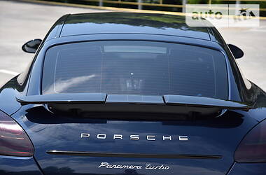 Седан Porsche Panamera 2012 в Одессе