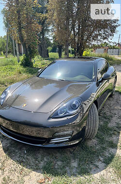 Седан Porsche Panamera 2010 в Харкові