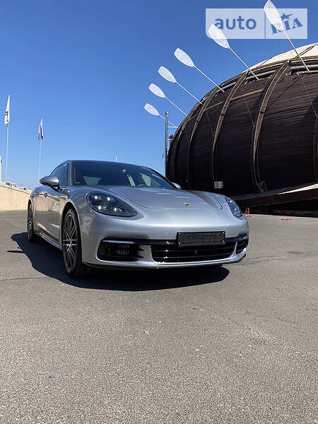 Porsche Panamera 2018