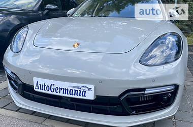 Купе Porsche Panamera 2021 в Киеве