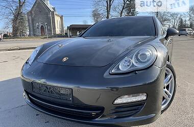 Седан Porsche Panamera 2013 в Тернополе