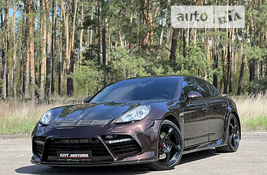 Седан Porsche Panamera 2010 в Києві