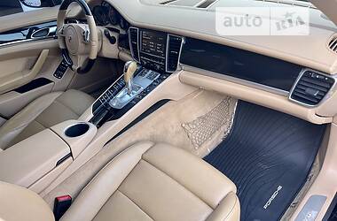 Седан Porsche Panamera 2012 в Вінниці