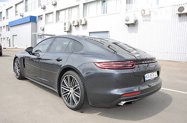 Седан Porsche Panamera 2018 в Києві