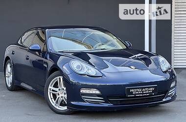 Седан Porsche Panamera 2013 в Киеве