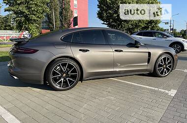 Лифтбек Porsche Panamera 2018 в Хмельницком