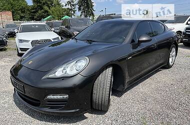 Седан Porsche Panamera 2013 в Тернополе