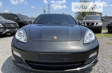 Седан Porsche Panamera 2013 в Тернополе