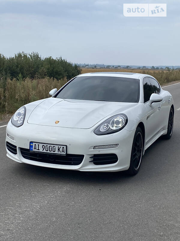 Седан Porsche Panamera 2014 в Киеве фото Седан Porsche Panamera 2014 в Киеве