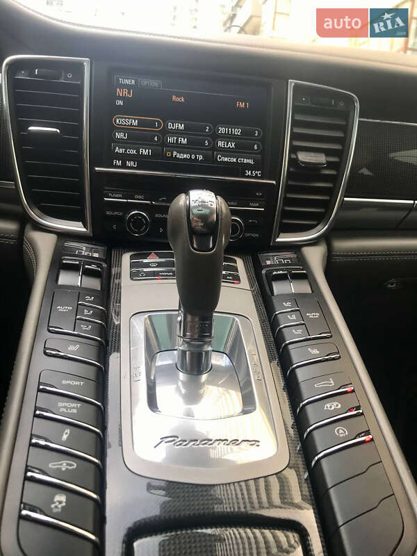 Седан Porsche Panamera 2010 в Киеве