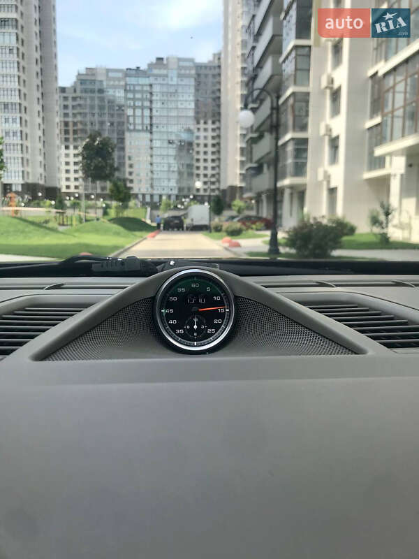 Седан Porsche Panamera 2010 в Киеве