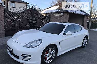 Хэтчбек Porsche Panamera 2012 в Киеве