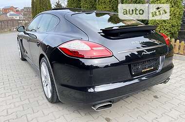 Хэтчбек Porsche Panamera 2010 в Хмельницком