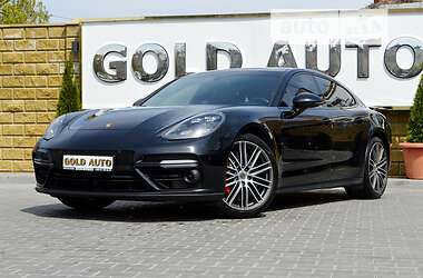 Фастбэк Porsche Panamera 2017 в 