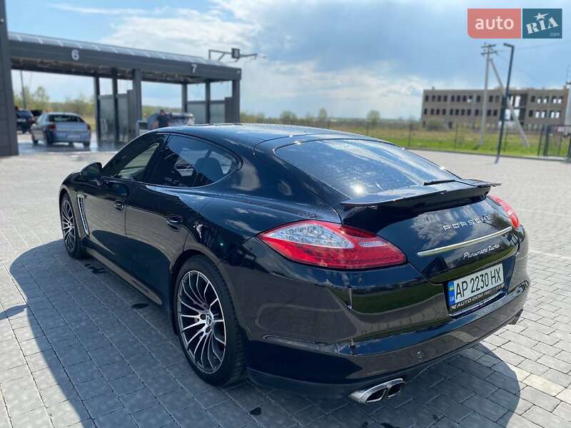 Седан Porsche Panamera 2010 в Днепре