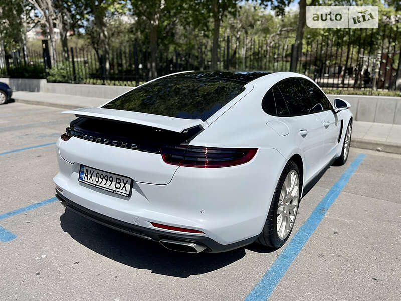 Лифтбек Porsche Panamera 2020 в Киеве