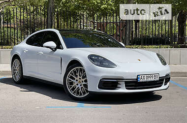 Лифтбек Porsche Panamera 2020 в 