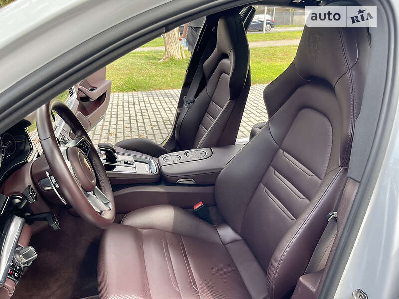 Лифтбек Porsche Panamera 2020 в Киеве