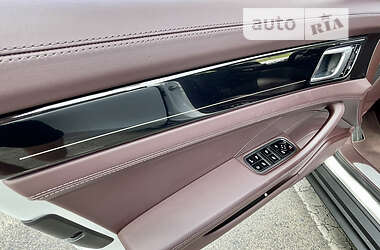 Лифтбек Porsche Panamera 2020 в 