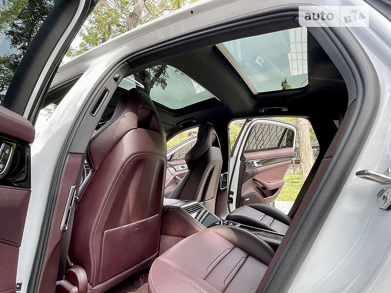 Лифтбек Porsche Panamera 2020 в Киеве