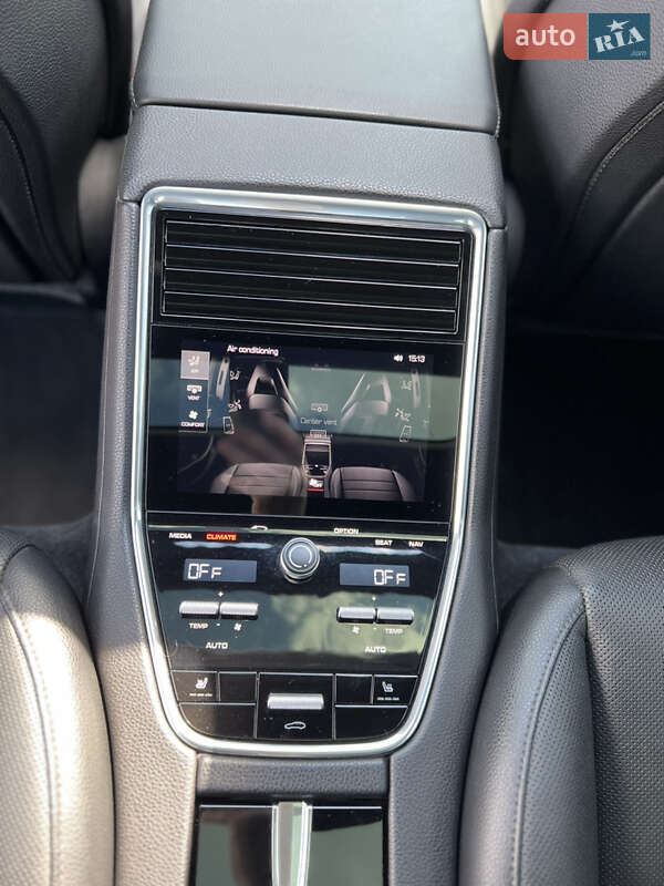 Фастбэк Porsche Panamera 2017 в Житомире