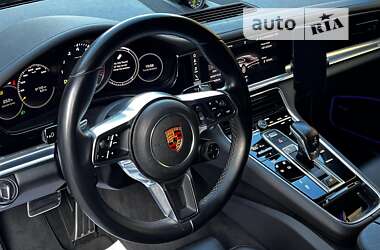 Фастбэк Porsche Panamera 2017 в Львове