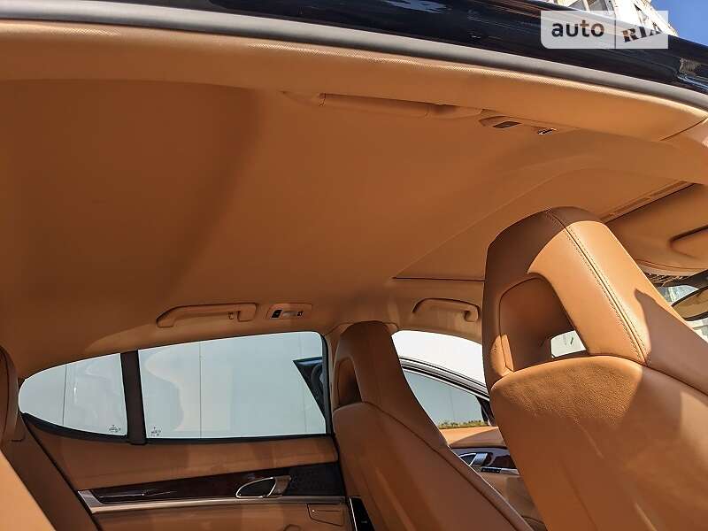Фастбэк Porsche Panamera 2011 в Киеве