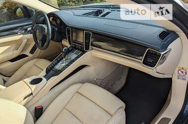Фастбек Porsche Panamera 2010 в Києві