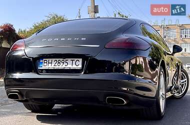 Фастбек Porsche Panamera 2011 в Одесі