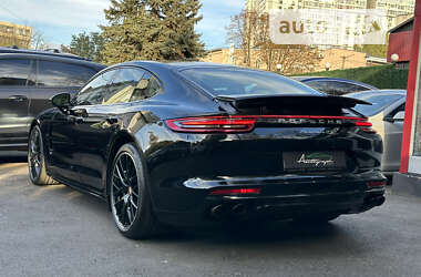 Фастбек Porsche Panamera 2018 в Києві