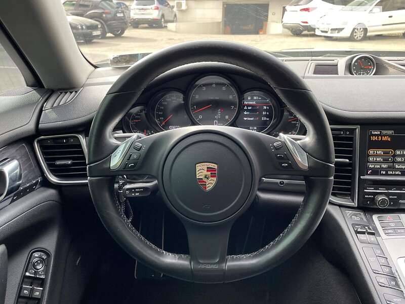 Фастбэк Porsche Panamera 2013 в Одессе
