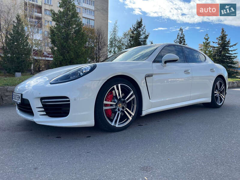 Фастбэк Porsche Panamera 2013 в Новоднестровске