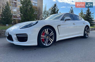 Фастбэк Porsche Panamera 2013 в Новоднестровске