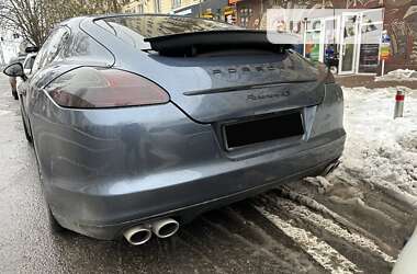 Фастбэк Porsche Panamera 2010 в Киеве